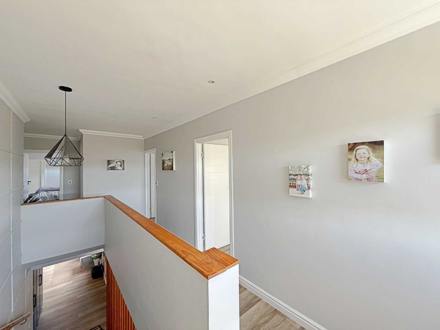 4 Bedroom Property for Sale in Calypso Beach Western Cape